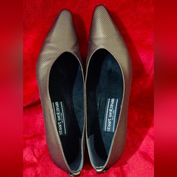 Stuart Weitzman Bronzy-Brown Leather Pumps - Size 7.5 - Picture 4 of 7